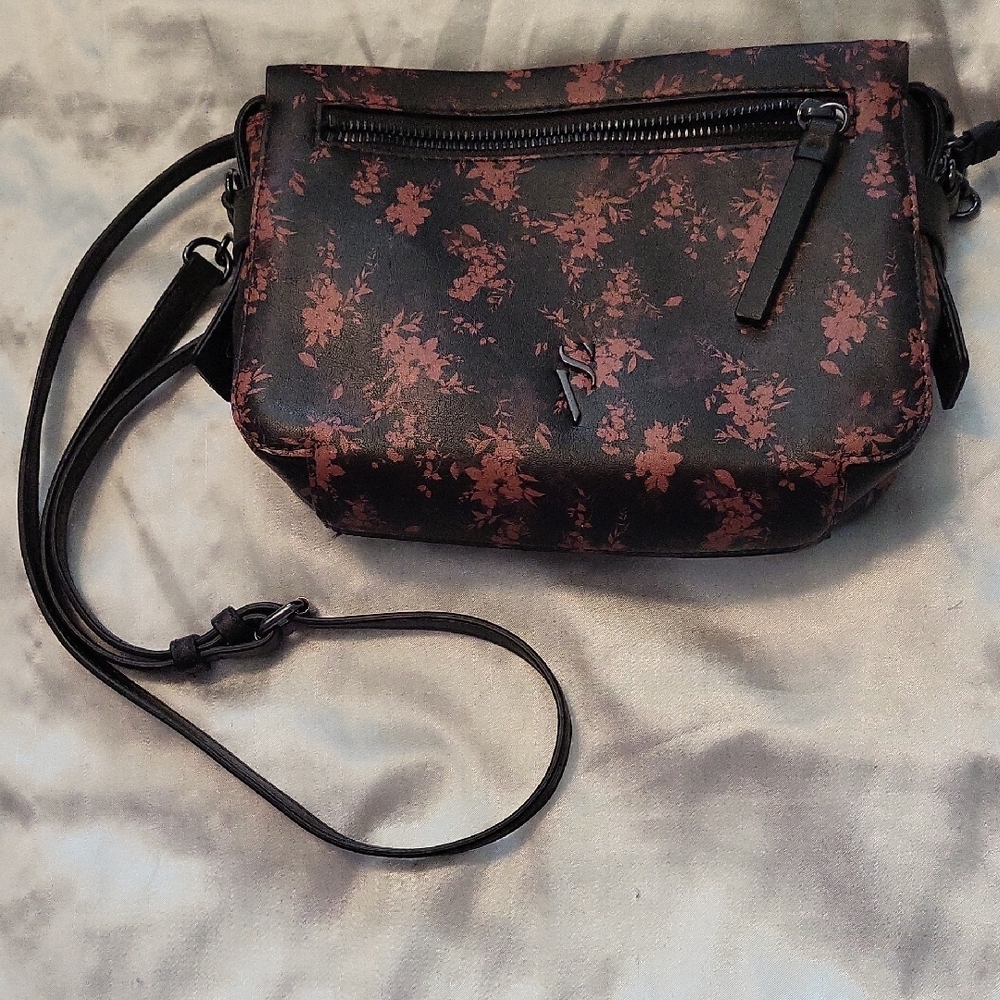 Simply Vera Floral Black Crossbody Bag